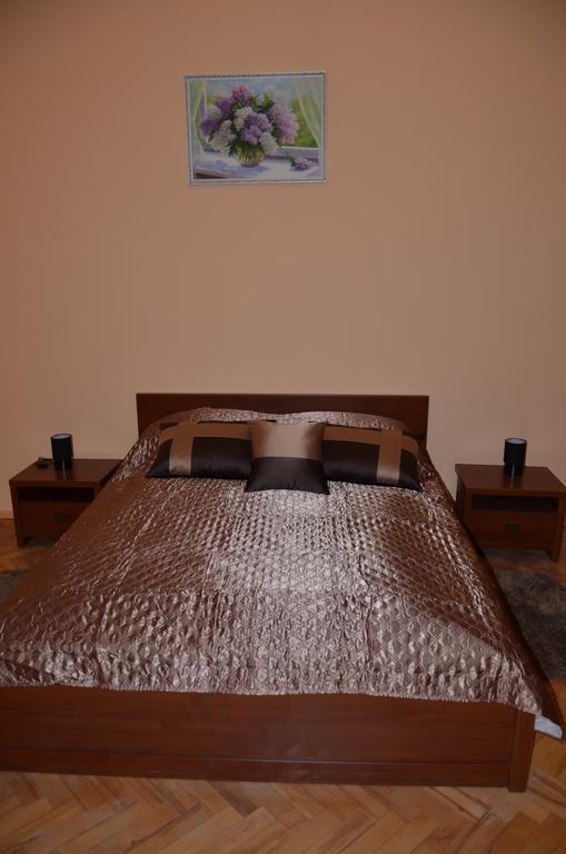 Apartment Viatores Leopoli Esterno foto