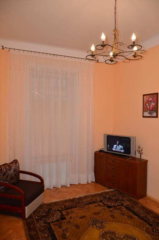Apartment Viatores Leopoli Esterno foto